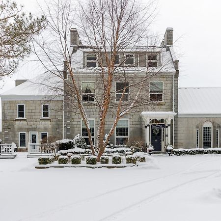 All Suites Whitney Manor Kingston Exterior foto