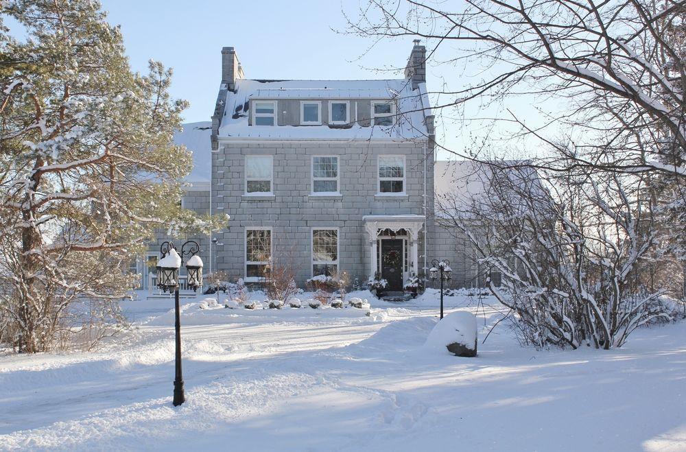 All Suites Whitney Manor Kingston Exterior foto