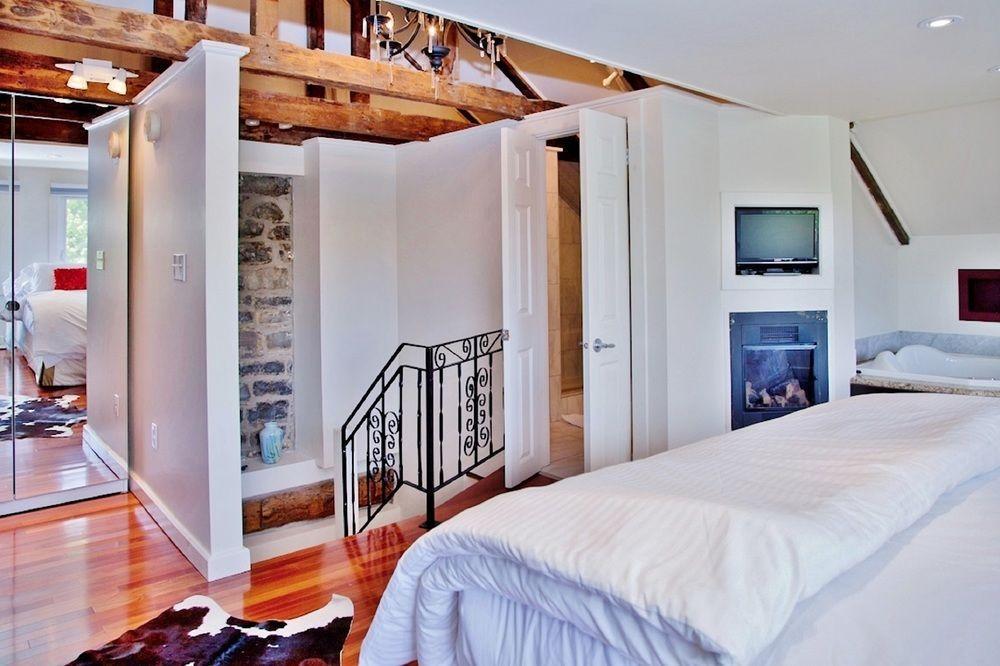 All Suites Whitney Manor Kingston Exterior foto