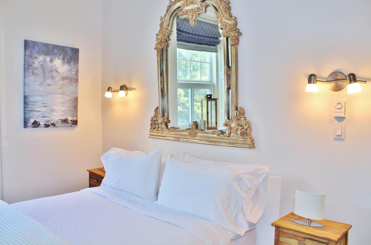 All Suites Whitney Manor Kingston Exterior foto