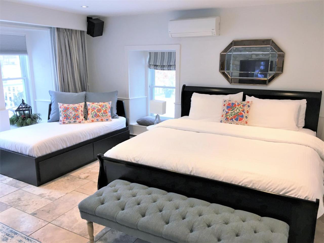 All Suites Whitney Manor Kingston Exterior foto